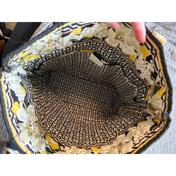 Vera Bradley Retired Dogwood Holiday Tote Yellow Black Purse Floral Bag - Picture 10 of 10